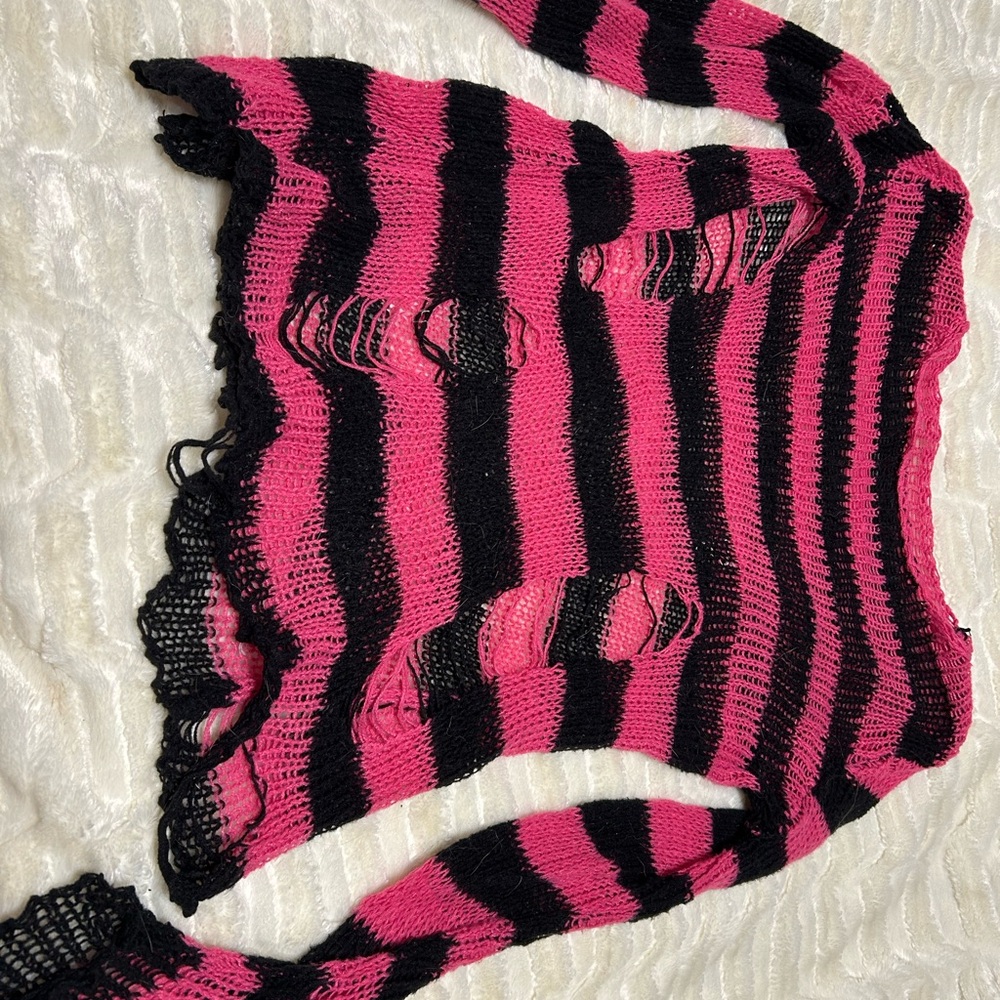 Intentionally ripped alt baggy knitted sweater
